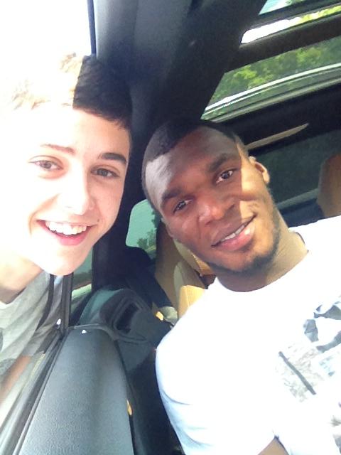 benteke+transfer+car villa+supporter