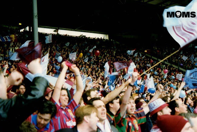 villa fans celebrate wembley 1994